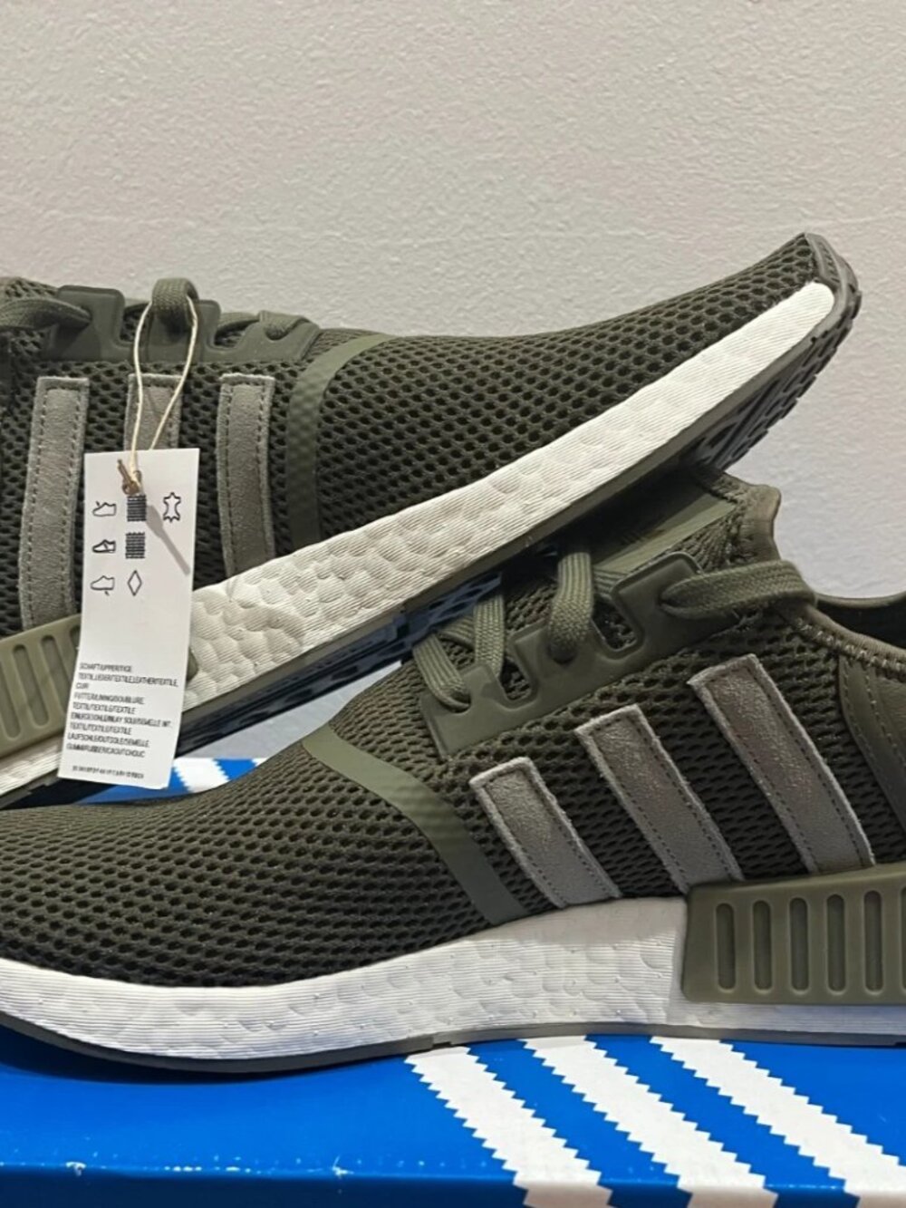NMD R1 Olive - Picture 2 of 5